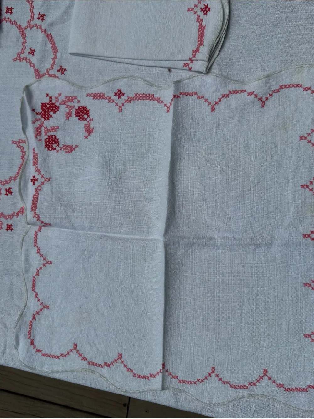 Vintage White Oval Tablecloth Set Red and Pink Cross-Stitch